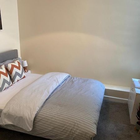 Excellent And Amazing Apartment With Private Parking Gillingham  Exteriör bild