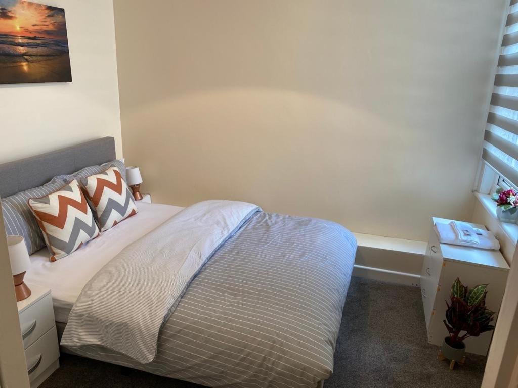 Excellent And Amazing Apartment With Private Parking Gillingham  Exteriör bild